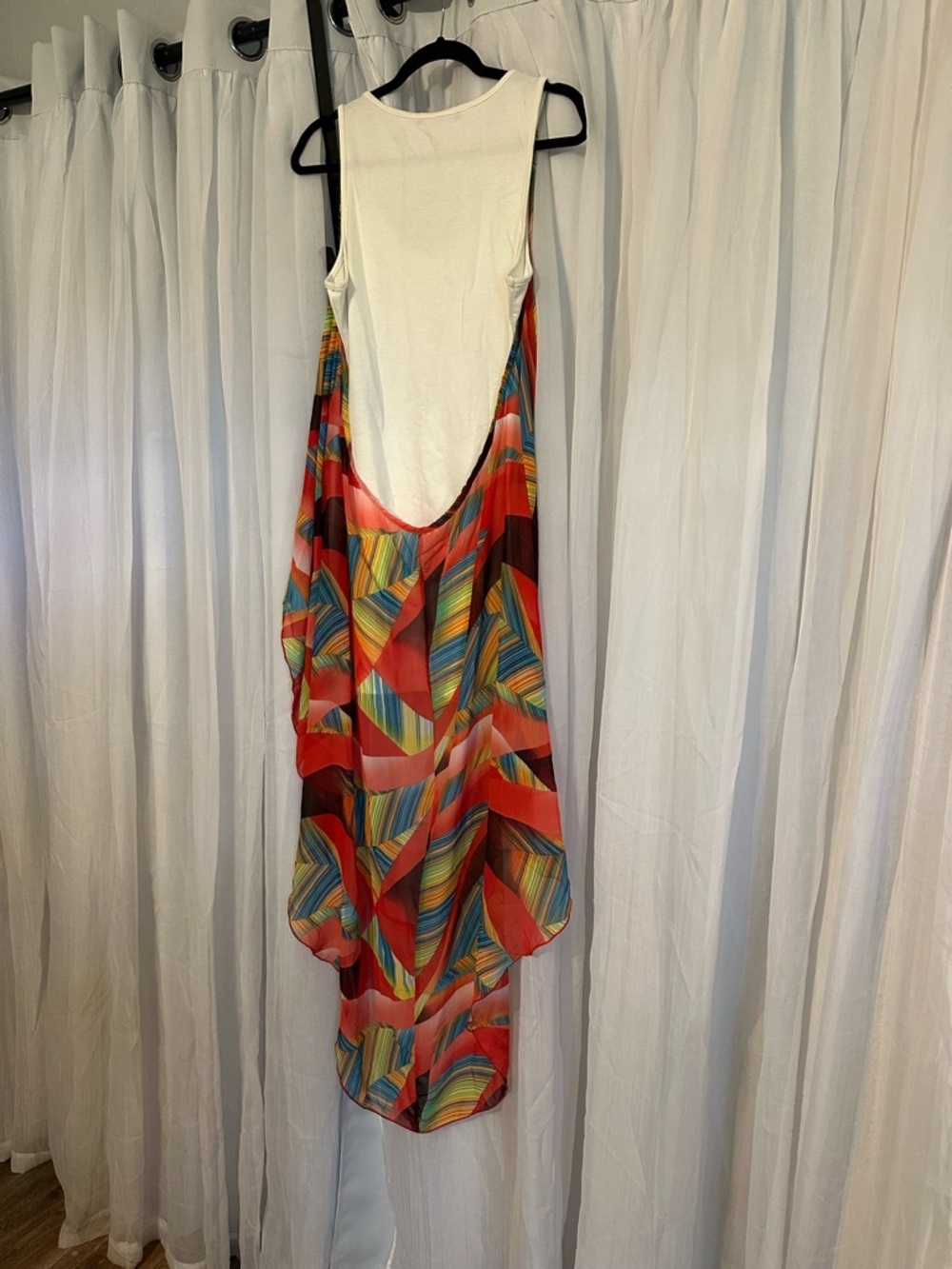 Fashion to Figure unique dress with uneven hemline and geometric design. - Picture 5 of 13